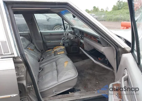 1989 Lincoln Town Car Cartier from USA, damaged, VIN 1LNBM83F7KY767386